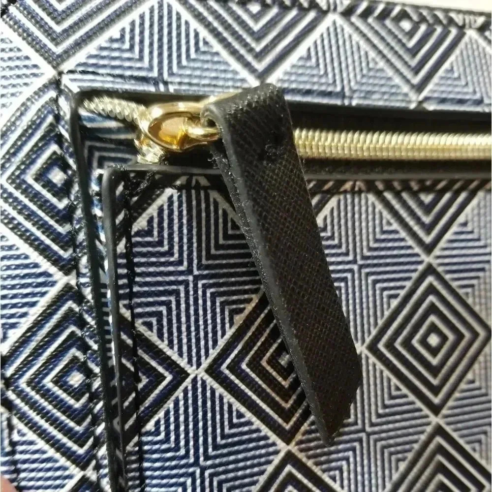{Dabney Lee} Geometric Shapes Zipper Wallet - Picture 4 of 9